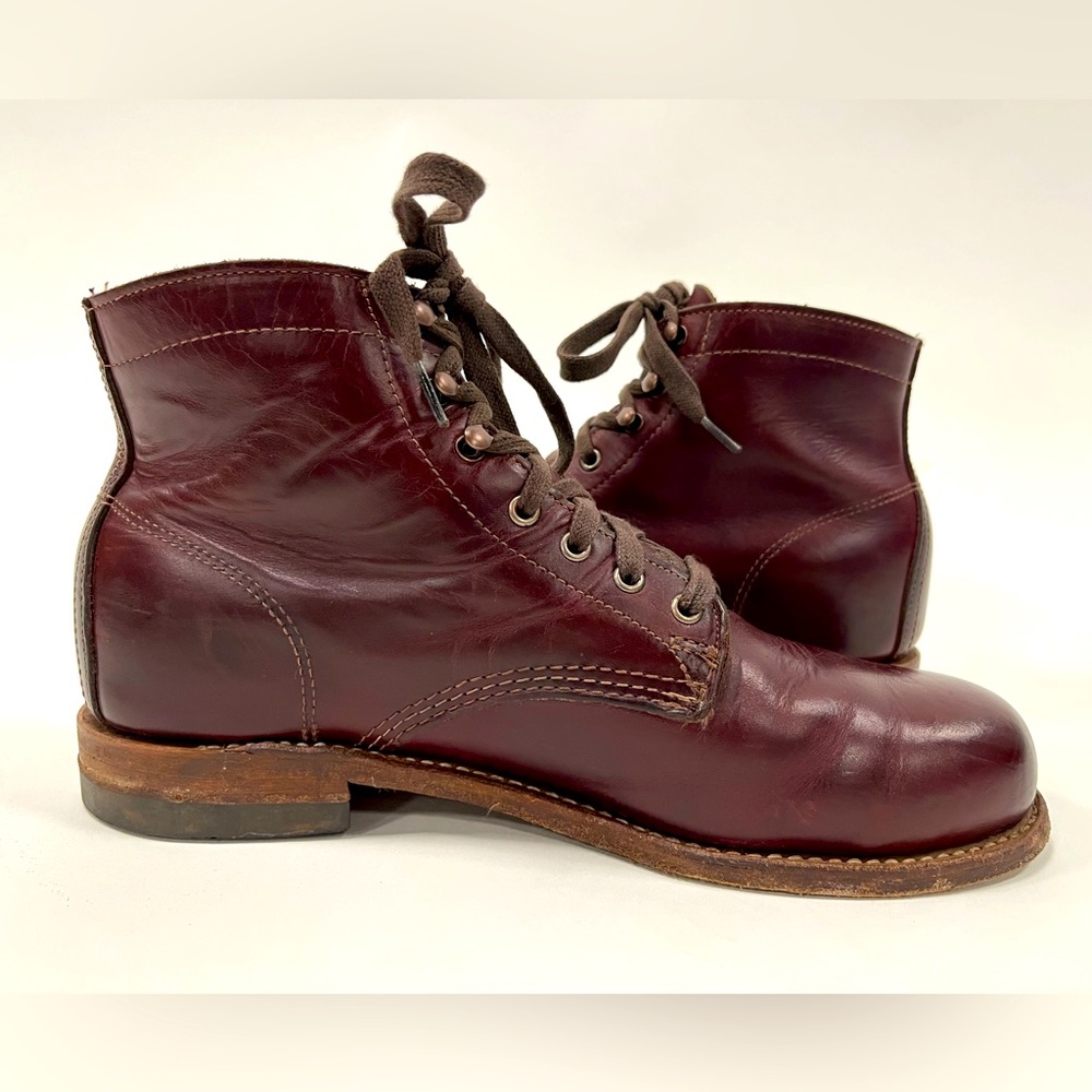 Wolverine 1000 Miles Men’s Boot 9D - Cordovan No. 8 Color, shoe trees included!